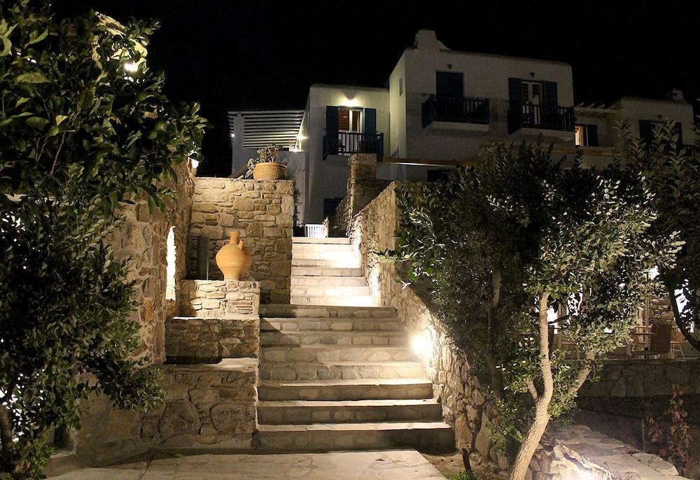 Vienoula's Garden Hotel Mykonos Town Exterior foto